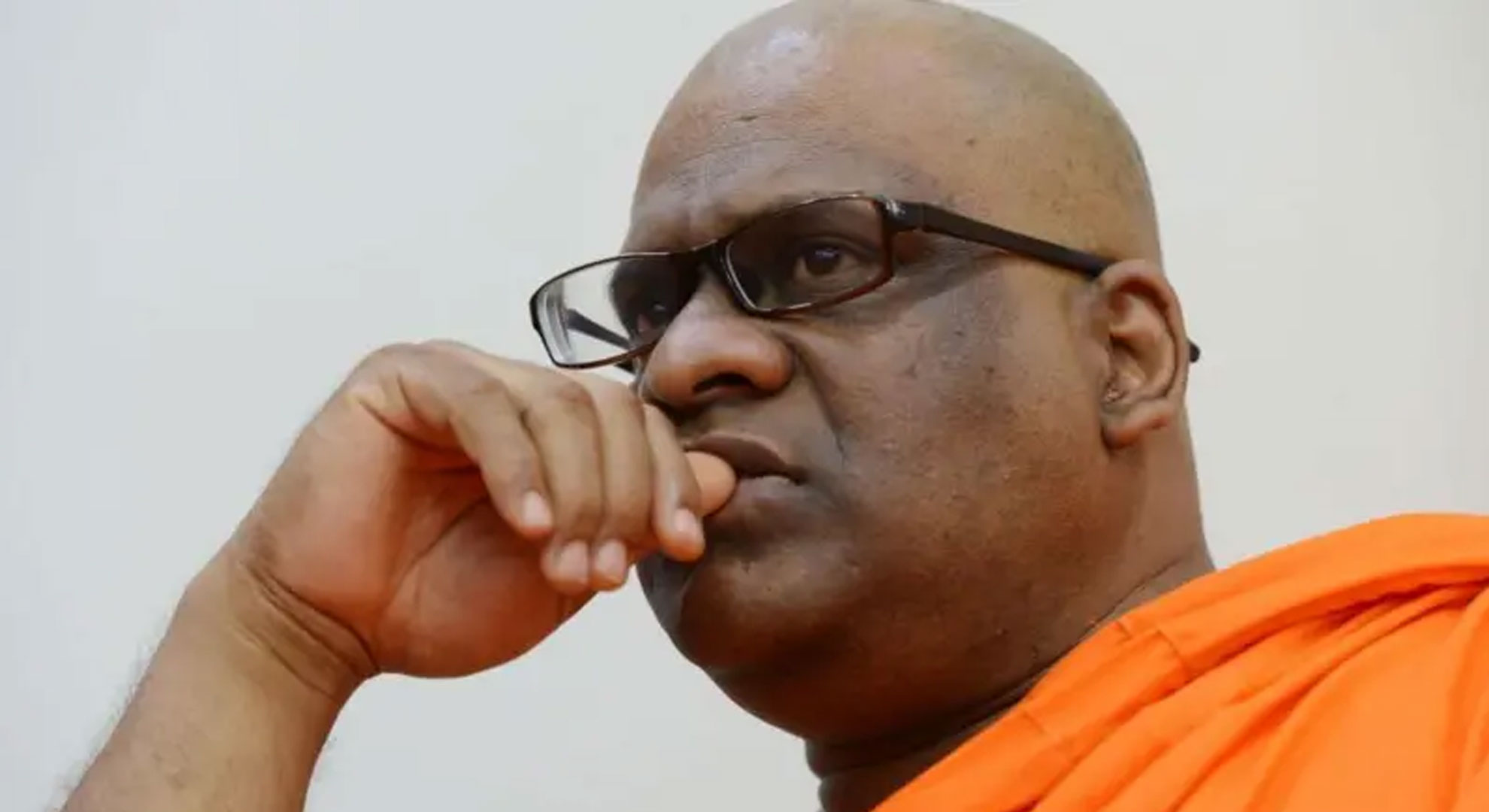 Galagoda Aththe Gnanasara Thero shouted at the Colombo Additional Magistrate's Court yesterday (09) to demand that he be hanged without any further ado.