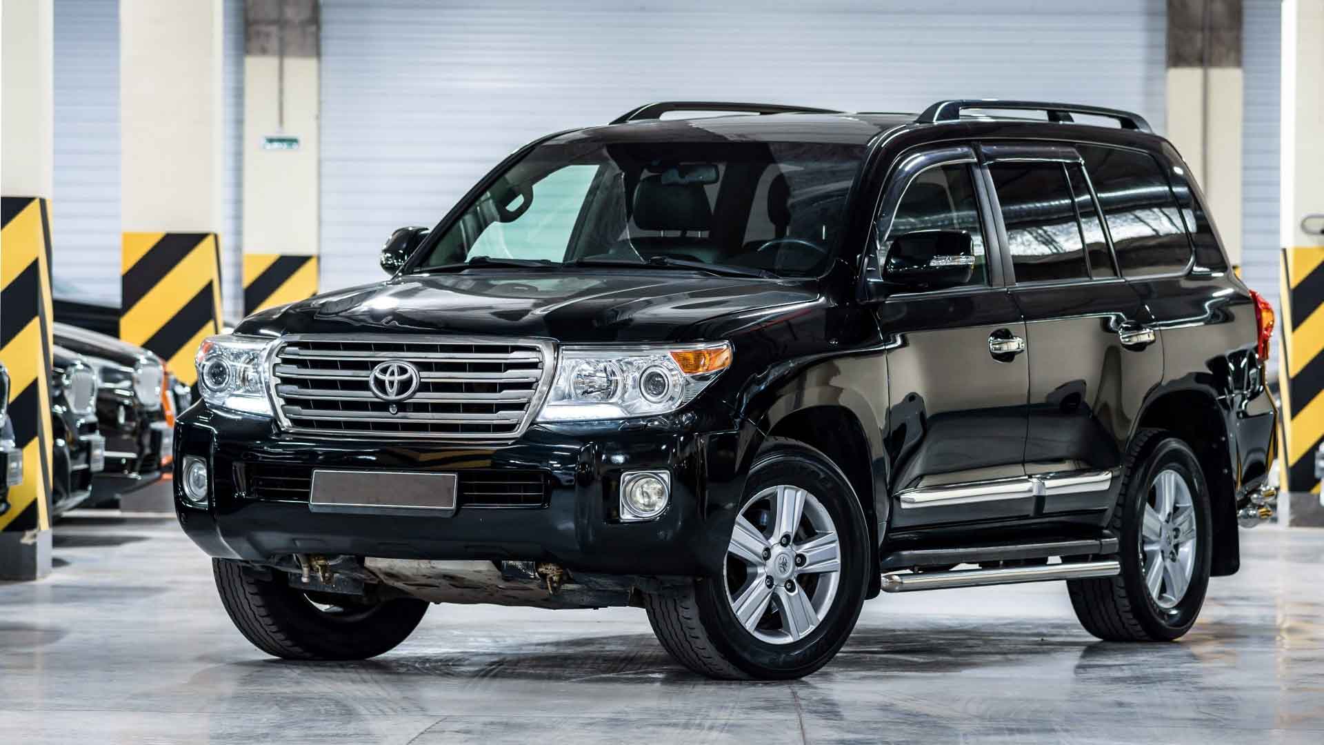 Sri Lankan government auctions government-owned luxury vehicles